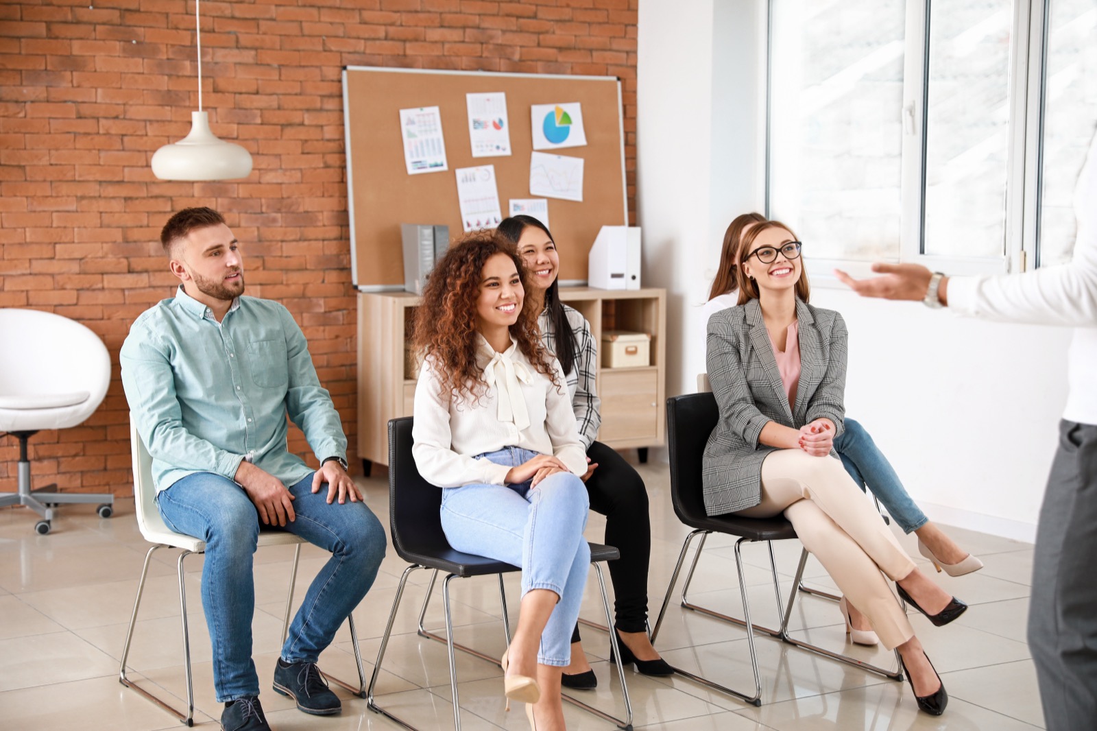 Gruppo di lavoratori durante una sessione di formazione in aula